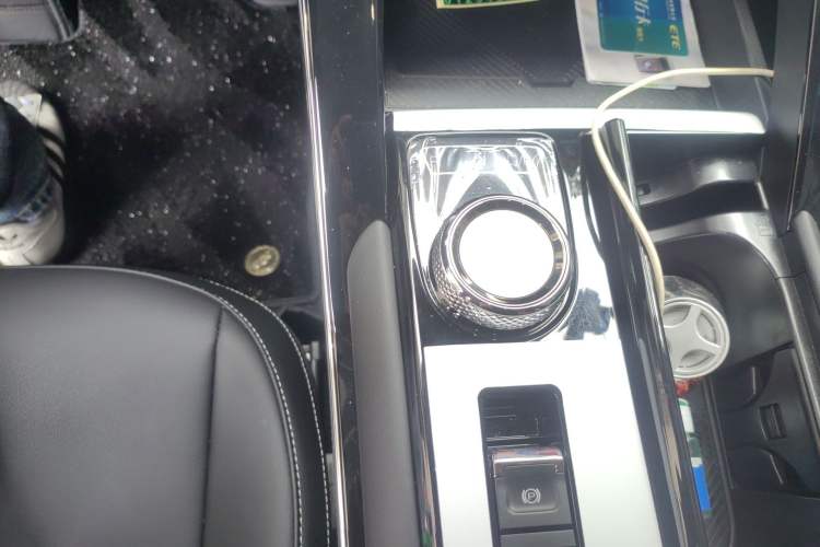 Used Haval H6 2024 1.5T Two-Wheel-Drive Classic Edition Gear Lever