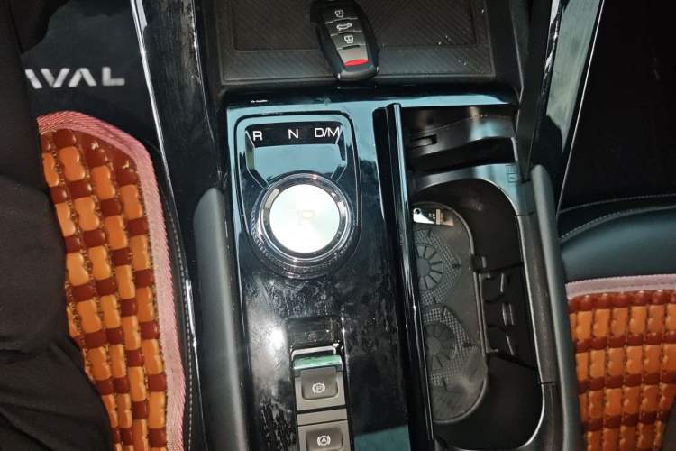 Used Haval H6 2024 1.5T Two-Wheel-Drive Classic Edition Gear Lever