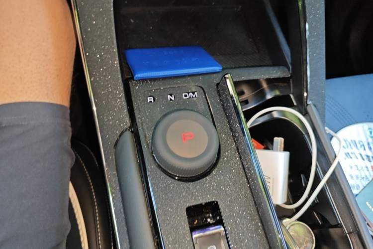 Used Haval H6 2024 1.5T Two-Wheel-Drive Classic Edition Gear Lever