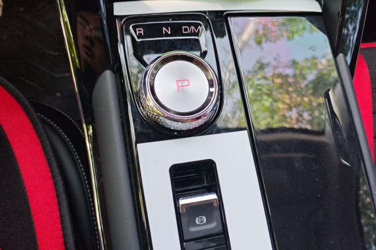 Used Haval H6 2024 1.5T Two-Wheel-Drive Classic Edition Gear Lever