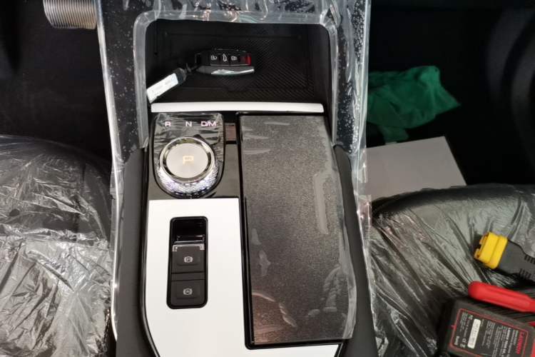 Used Haval H6 2024 1.5T Two-Wheel-Drive Classic Edition Gear Lever