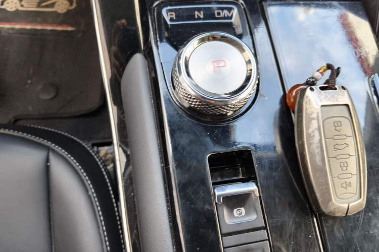 Used Haval H6 2024 1.5T Two-Wheel-Drive Classic Edition Gear Lever