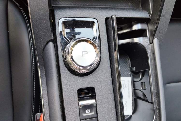 Used Haval H6 2024 1.5T Two-Wheel-Drive Classic Edition Gear Lever