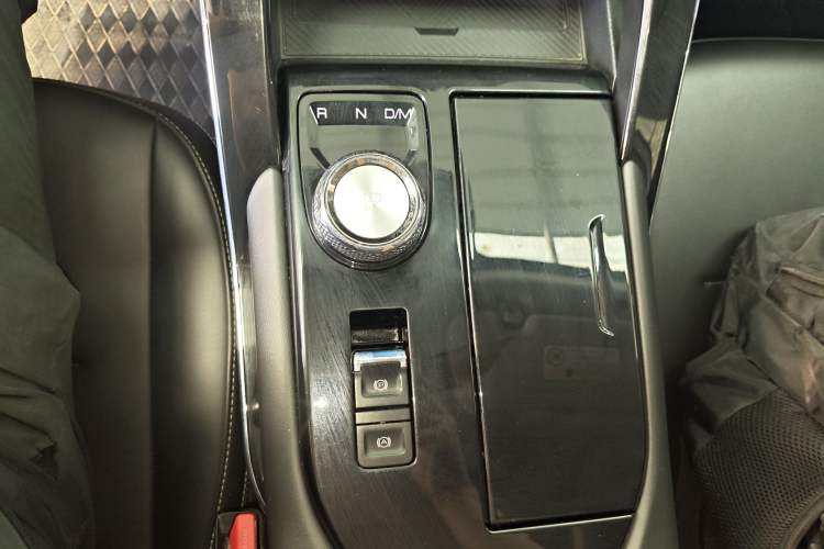 Used Haval H6 2024 1.5T Two-Wheel-Drive Classic Edition Gear Lever