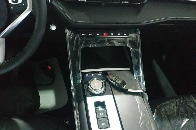 Used Haval H6 2024 1.5T Two-Wheel-Drive Classic Edition Gear Lever
