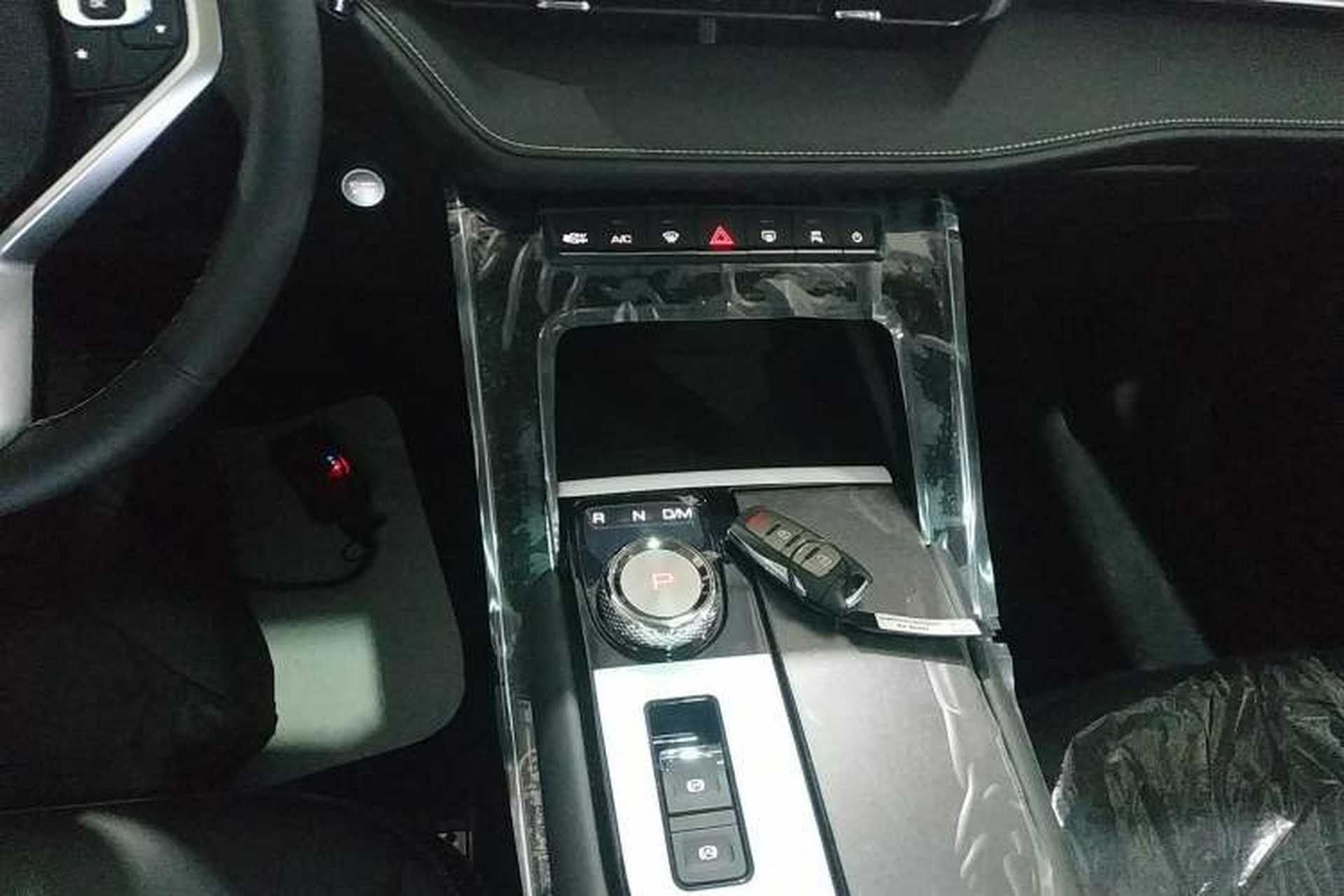 Used Haval H6 2024 1.5T Two-Wheel-Drive Classic Edition Gear Lever