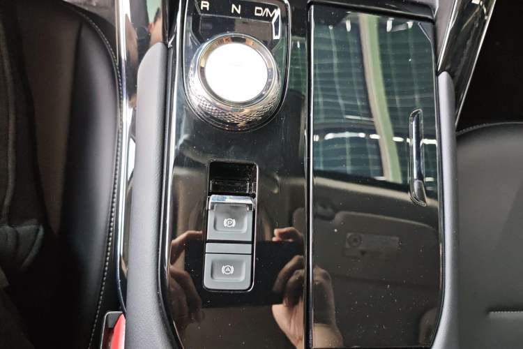 Used Haval H6 2024 1.5T Two-Wheel-Drive Classic Edition Gear Lever