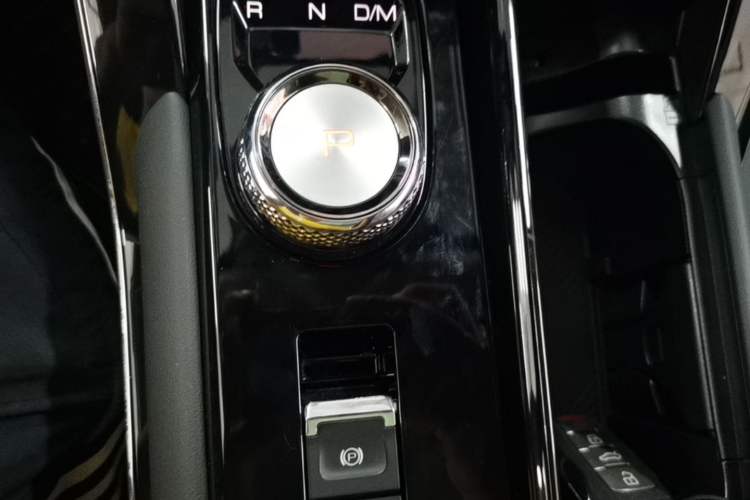 Used Haval H6 2024 1.5T Two-Wheel-Drive Classic Edition Gear Lever