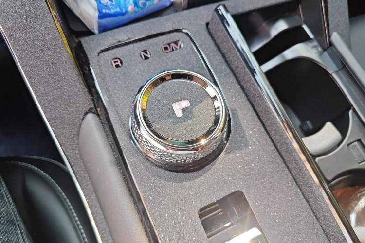 Used Haval H6 2024 1.5T Two-Wheel-Drive Classic Edition Gear Lever
