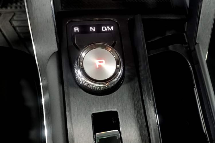 Used Haval H6 2024 1.5T Two-Wheel-Drive Classic Edition Gear Lever