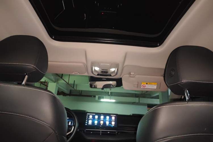 Used Haval H6 2024 1.5T Two-Wheel-Drive Classic Edition Headliner