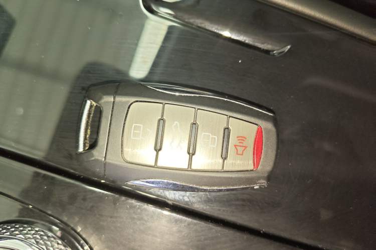 Used Haval H6 2024 1.5T Two-Wheel-Drive Classic Edition Interior 1