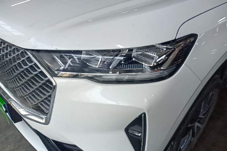 Used Haval H6 2024 1.5T Two-Wheel-Drive Classic Edition Left Front Headlight