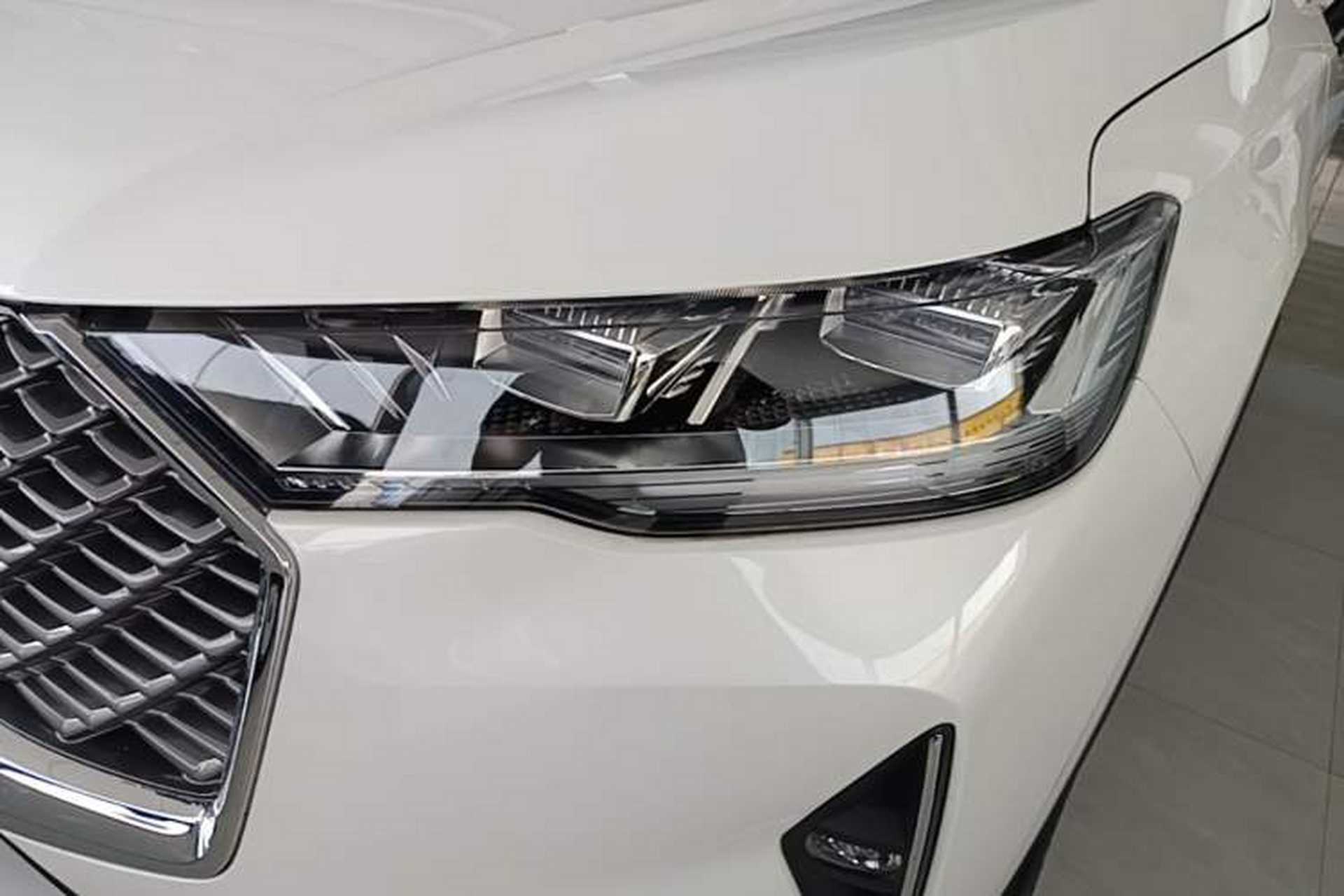 Used Haval H6 2024 1.5T Two-Wheel-Drive Classic Edition Left Front Headlight