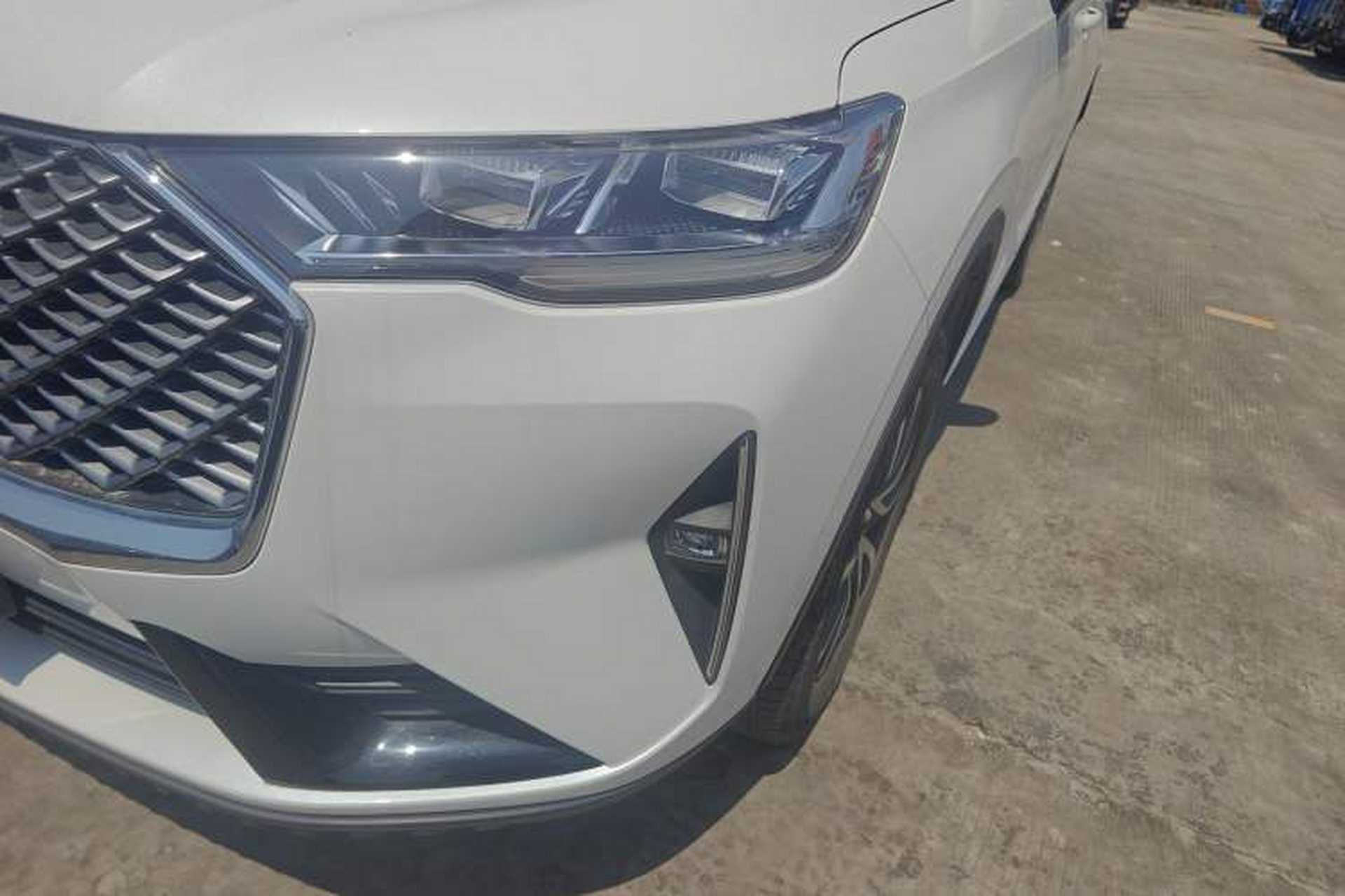 Used Haval H6 2024 1.5T Two-Wheel-Drive Classic Edition Left Front Headlight