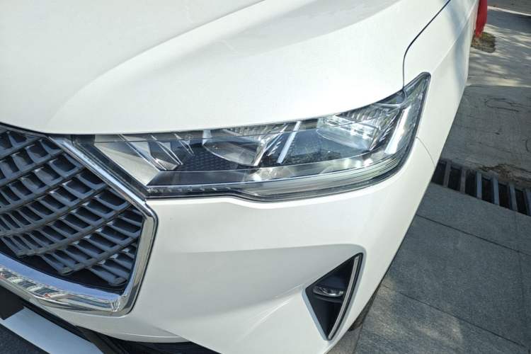 Used Haval H6 2024 1.5T Two-Wheel-Drive Classic Edition Left Front Headlight