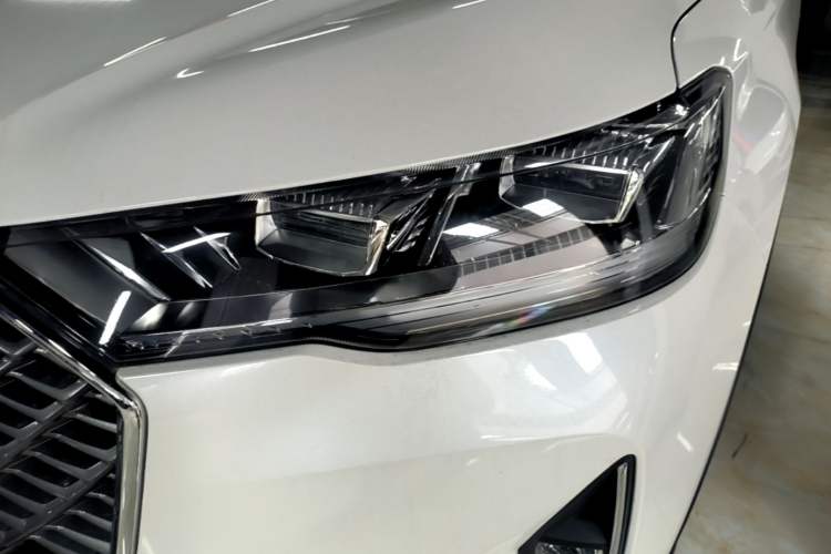 Used Haval H6 2024 1.5T Two-Wheel-Drive Classic Edition Left Front Headlight