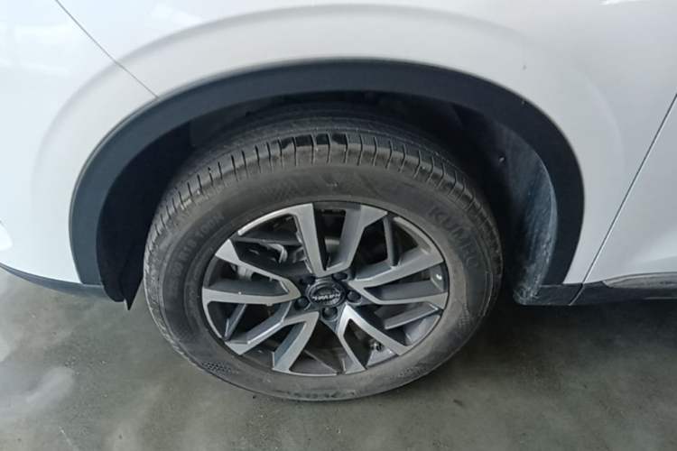 Used Haval H6 2024 1.5T Two-Wheel-Drive Classic Edition Left Front Wheel Hub