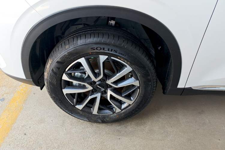 Used Haval H6 2024 1.5T Two-Wheel-Drive Classic Edition Left Front Wheel Hub