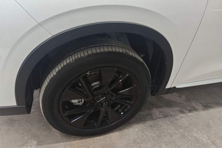 Used Haval H6 2024 1.5T Two-Wheel Drive Max Left Front Wheel Hub