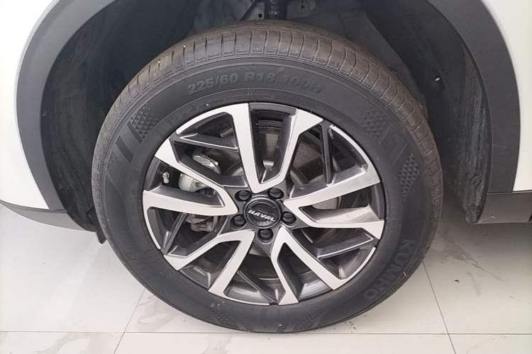 Used Haval H6 2024 1.5T Two-Wheel-Drive Classic Edition Left Front Wheel Hub