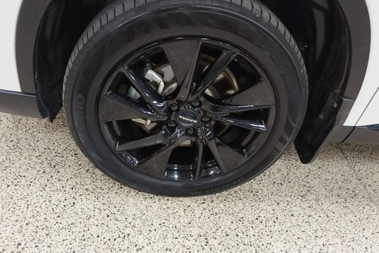 Used Haval H6 2024 1.5T Two-Wheel Drive Max Left Front Wheel Hub