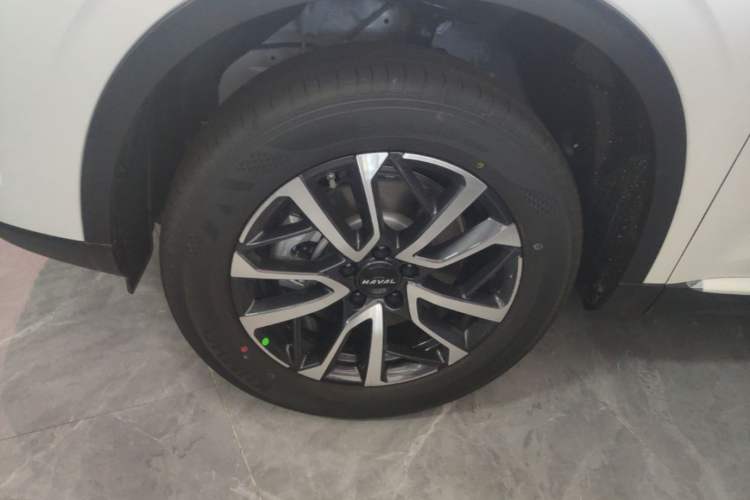 Used Haval H6 2024 1.5T Two-Wheel-Drive Classic Edition Left Front Wheel Hub