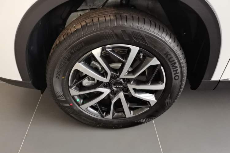 Used Haval H6 2024 1.5T Two-Wheel-Drive Classic Edition Left Front Wheel Hub