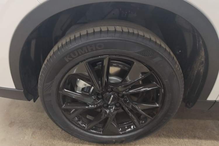 Used Haval H6 2024 1.5T Two-Wheel Drive Max Left Front Wheel Hub