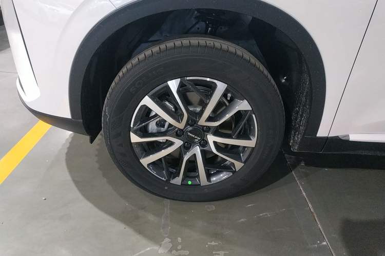 Used Haval H6 2024 1.5T Two-Wheel-Drive Classic Edition Left Front Wheel Hub