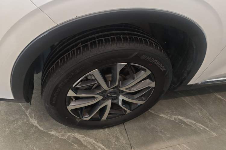 Used Haval H6 2024 1.5T Two-Wheel-Drive Classic Edition Left Front Wheel Hub