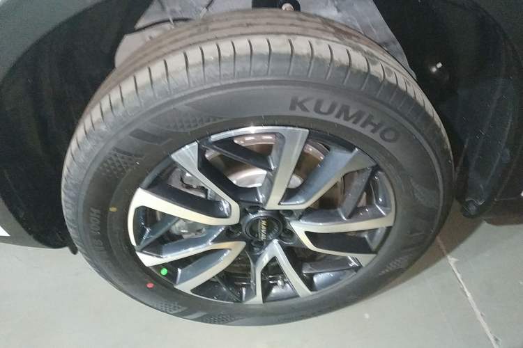 Used Haval H6 2024 1.5T Two-Wheel-Drive Classic Edition Left Front Wheel Hub