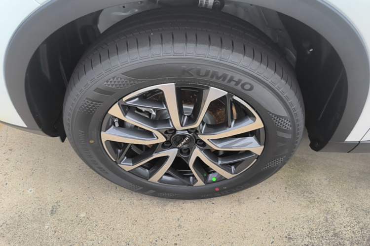 Used Haval H6 2024 1.5T Two-Wheel-Drive Classic Edition Left Front Wheel Hub