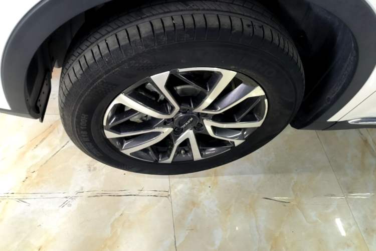Used Haval H6 2024 1.5T Two-Wheel-Drive Classic Edition Left Front Wheel Hub