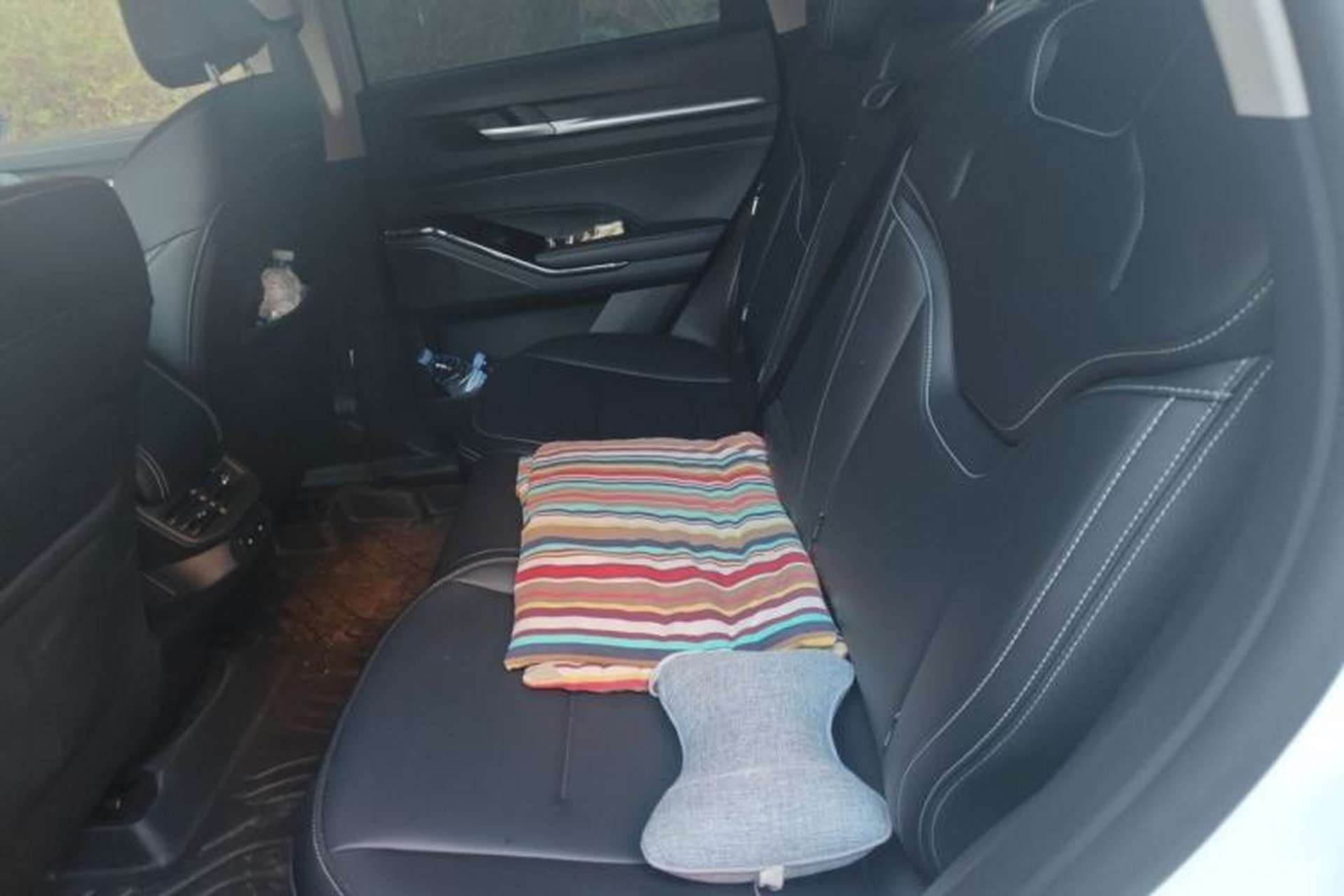 Used Haval H6 2024 1.5T Two-Wheel-Drive Classic Edition Left Rear Seat