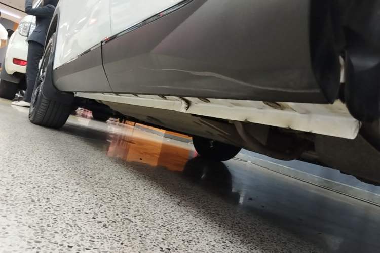 Used Haval H6 2024 1.5T Two-Wheel Drive Max Left Side Sill