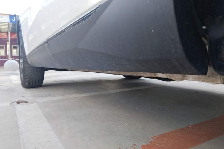 Used Haval H6 2024 1.5T Two-Wheel Drive Ultra Left Side Sill