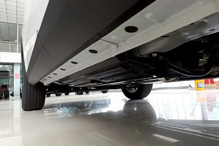 Used Haval H6 2024 1.5T Two-Wheel-Drive Classic Edition Left Side Sill
