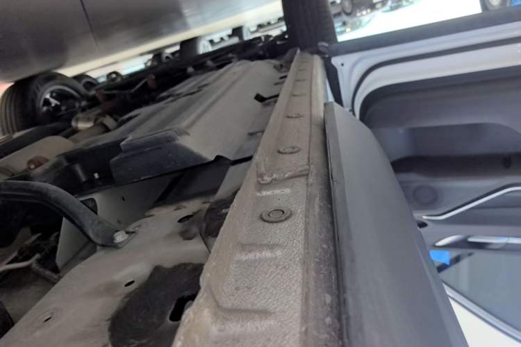 Used Haval H6 2024 2.0T All-Wheel Drive Max Left Side Sill