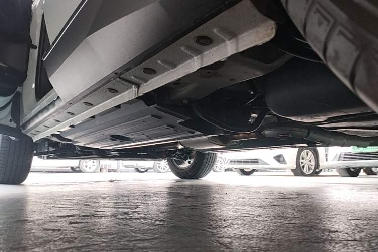 Used Haval H6 2024 1.5T Two-Wheel-Drive Classic Edition Left Side Sill