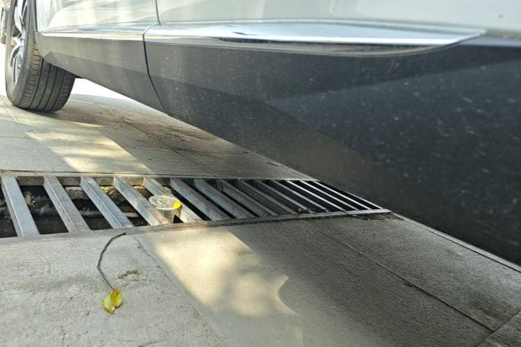 Used Haval H6 2024 1.5T Two-Wheel-Drive Classic Edition Left Side Sill