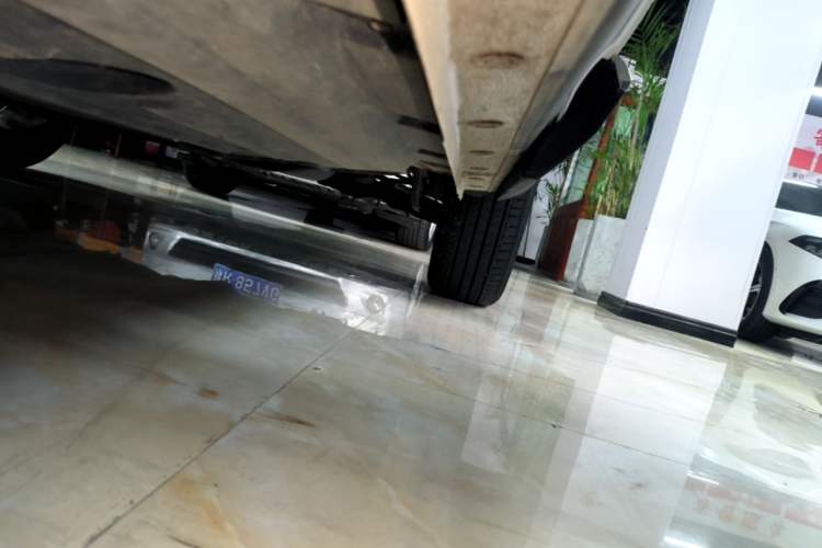 Used Haval H6 2024 1.5T Two-Wheel-Drive Classic Edition Left Side Sill