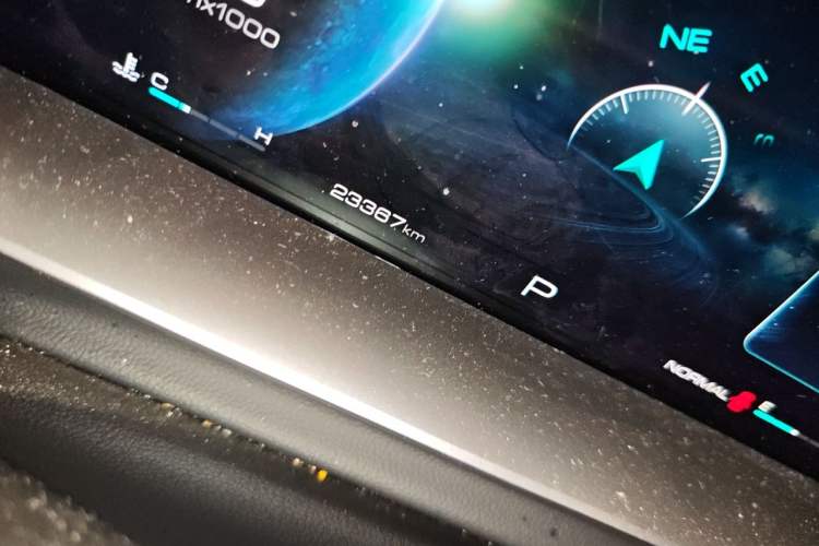Used Haval H6 2024 1.5T Two-Wheel-Drive Classic Edition Odometer Close Up