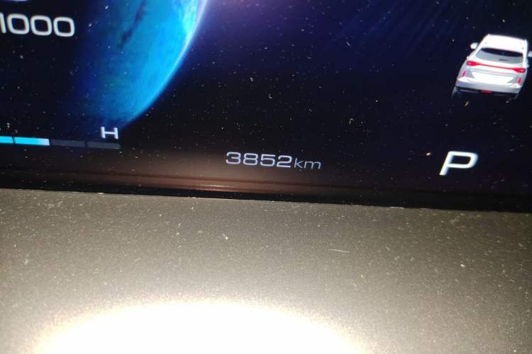 Used Haval H6 2024 1.5T Two-Wheel-Drive Classic Edition Odometer Close Up