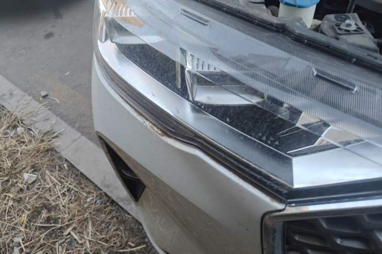 Used Haval H6 2024 1.5T Two-Wheel-Drive Classic Edition Right Front Headlight