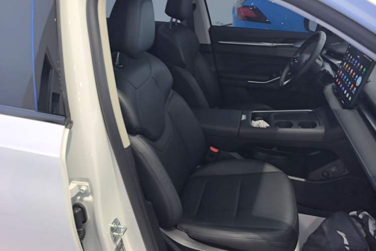 Used Haval H6 2024 2.0T All-Wheel Drive Max Right Front Seat