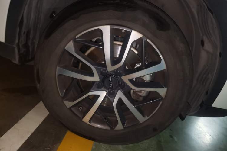 Used Haval H6 2024 1.5T Two-Wheel-Drive Classic Edition Right Front Wheel Hub