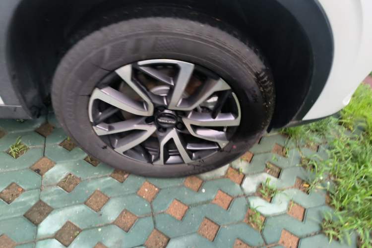 Used Haval H6 2024 1.5T Two-Wheel-Drive Classic Edition Right Front Wheel Hub