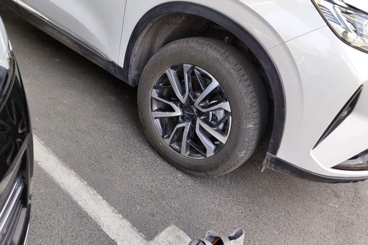 Used Haval H6 2024 1.5T Two-Wheel-Drive Classic Edition Right Front Wheel Hub