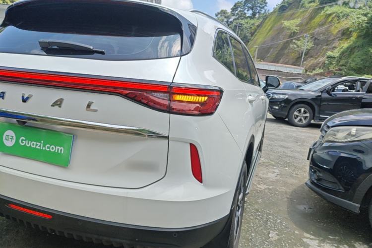 Used Haval H6 2024 1.5T Two-Wheel-Drive Classic Edition Right Rear Taillight
